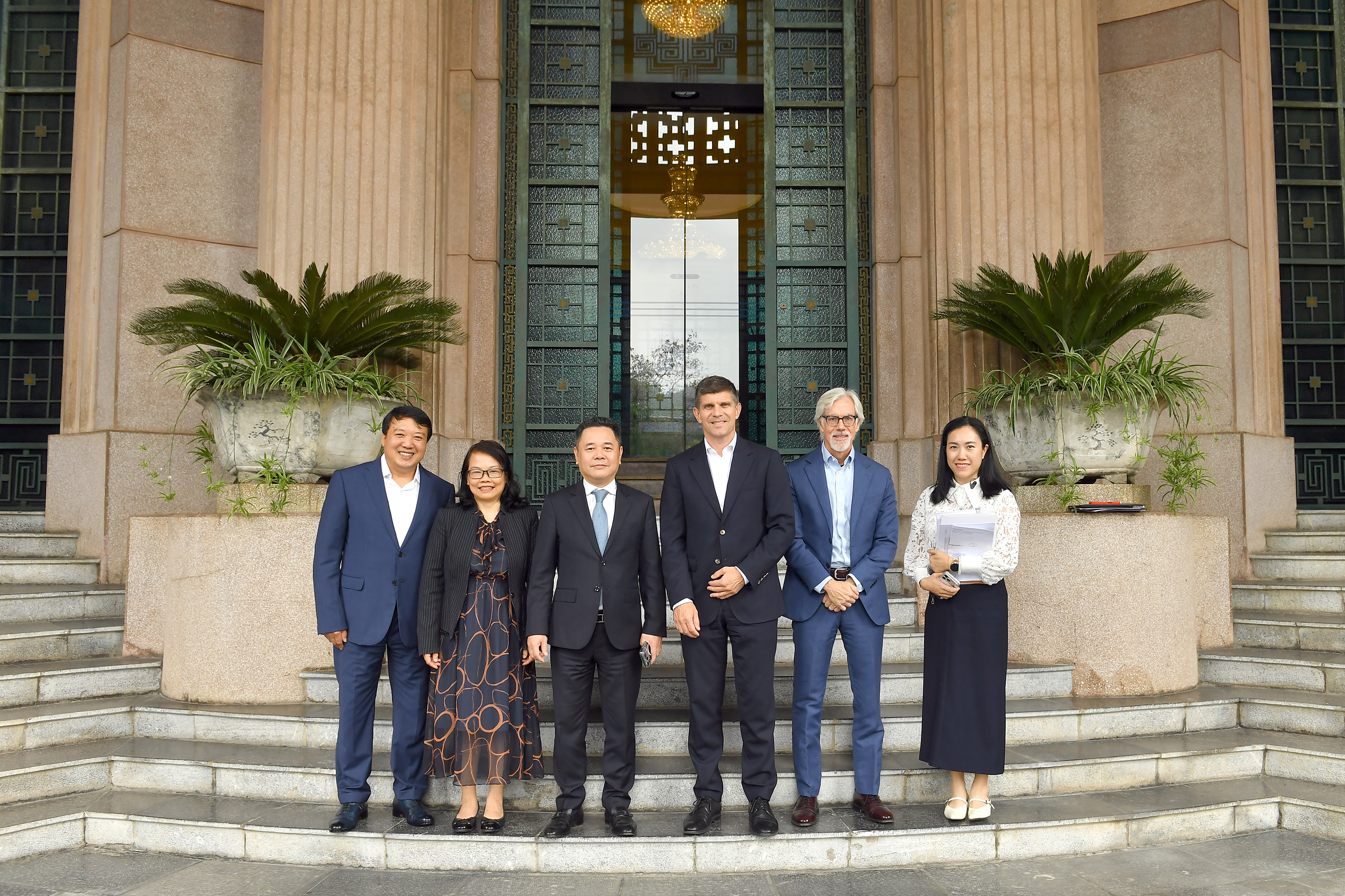 18.3.26 PTDCanh tiếp IFC.03.jpg